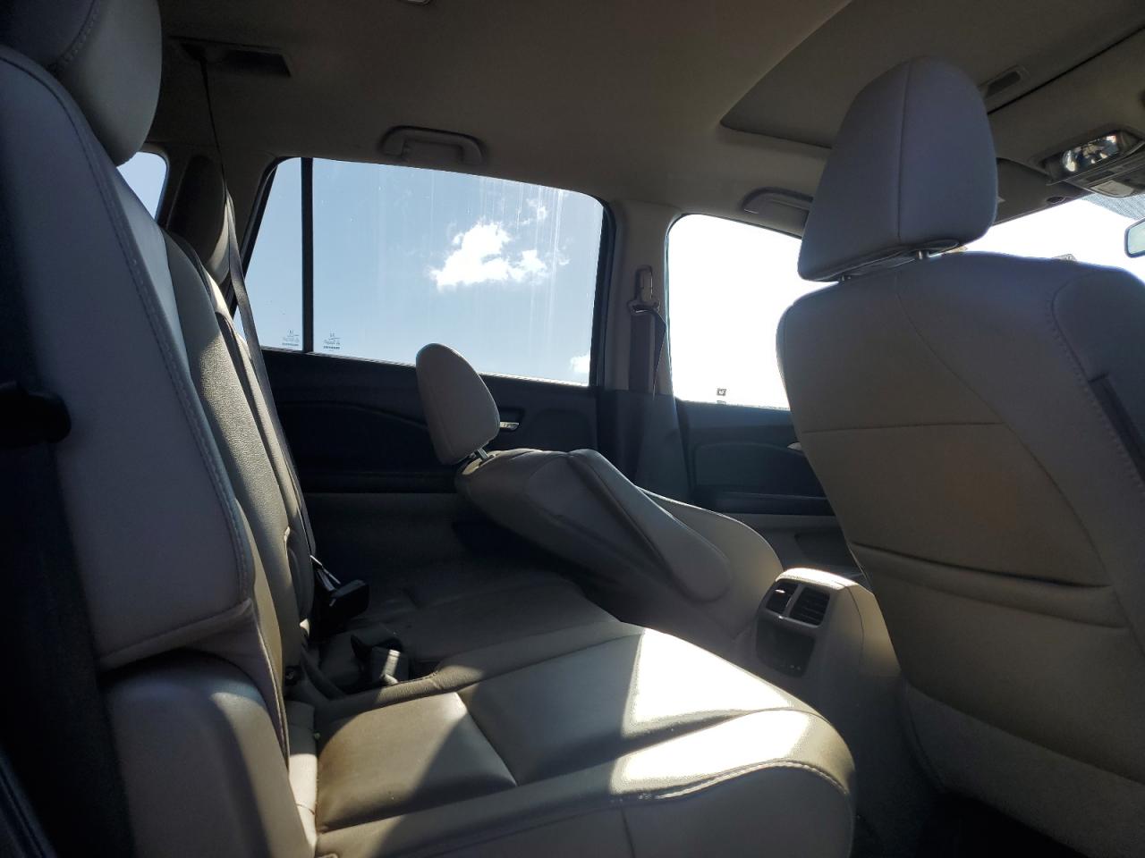 2017 Honda Pilot Exl VIN: 5FNYF5H56HB000015 Lot: 84832225