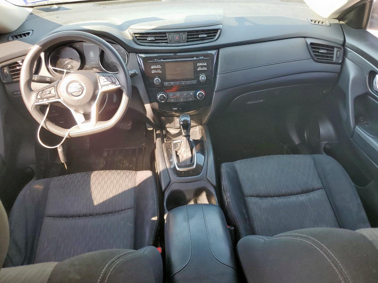 2017 Nissan Rogue S VIN: JN8AT2MT7HW149000 Lot: 84990705