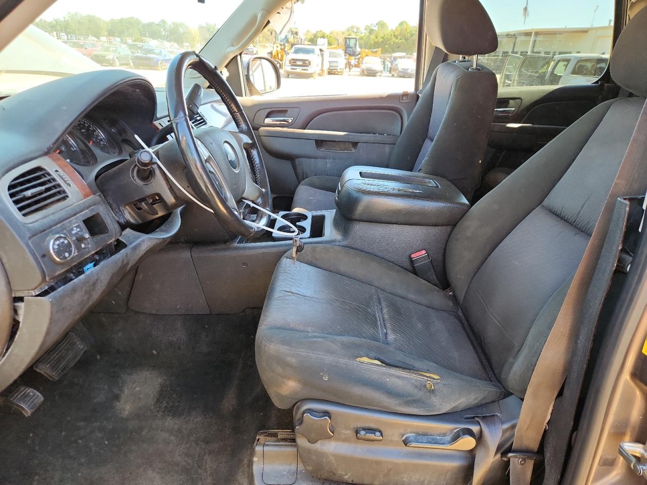 2011 Chevrolet Tahoe C1500 Ls VIN: 1GNSCAE02BR373786 Lot: 82556935