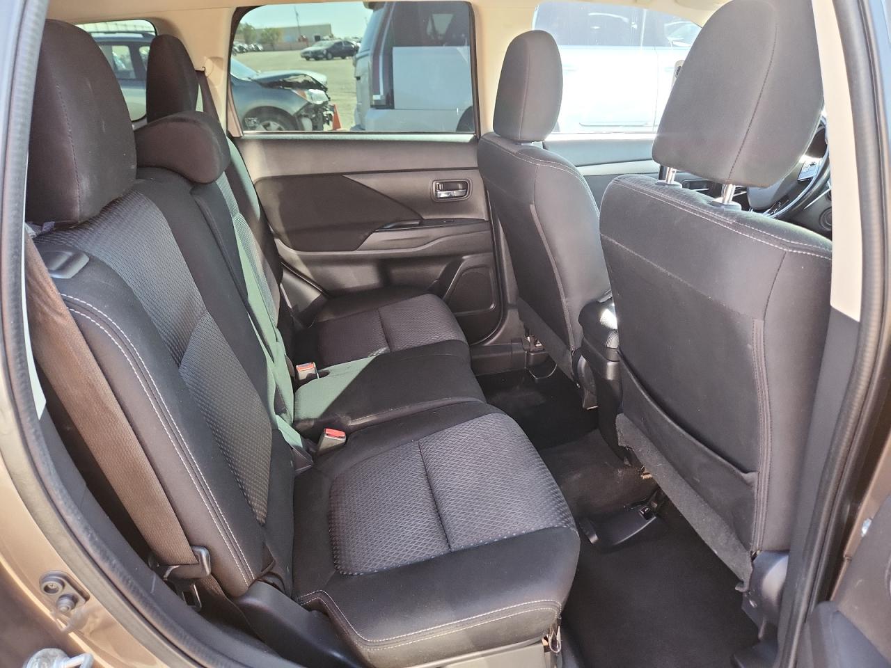 2016 Mitsubishi Outlander Se VIN: JA4AD3A33GZ018821 Lot: 82505815