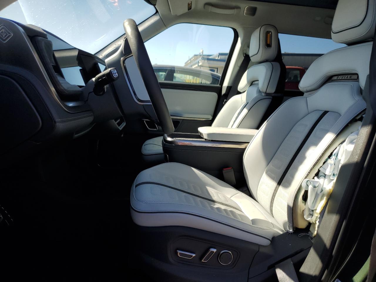 2023 Rivian R1S Adventure VIN: 7PDSGABA1PN010476 Lot: 89556395