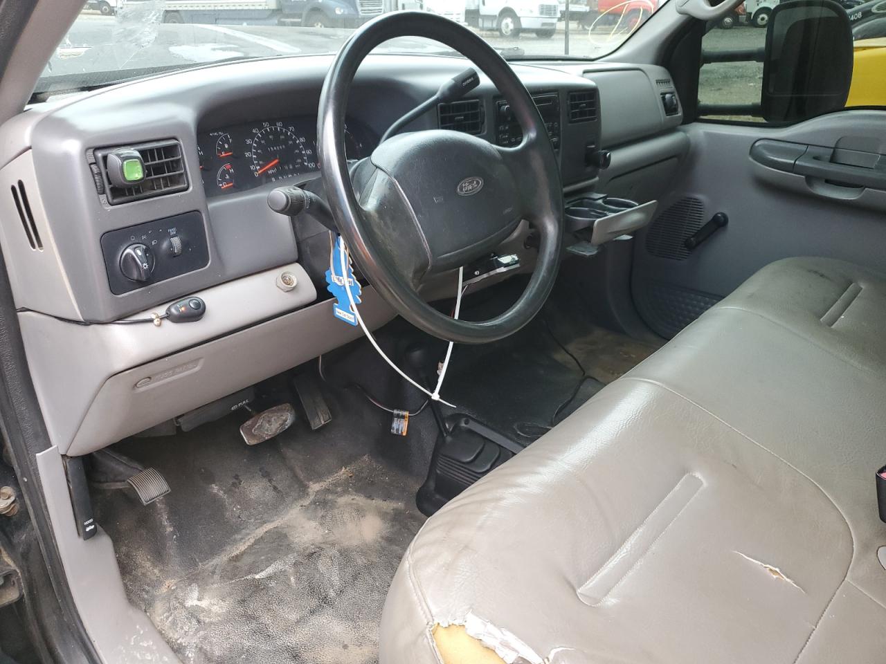 2000 Ford F350 Super Duty VIN: 1FDWF37F6YEA83917 Lot: 82781715