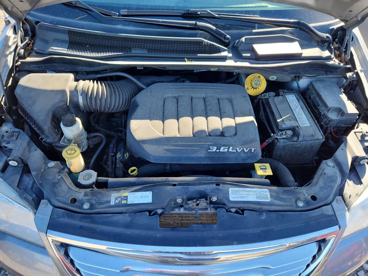 2015 Chrysler Town & Country Touring L VIN: 2C4RC1CG5FR562052 Lot: 82700215