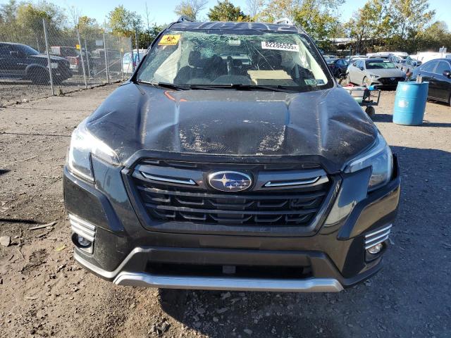  SUBARU FORESTER 2022 Черный