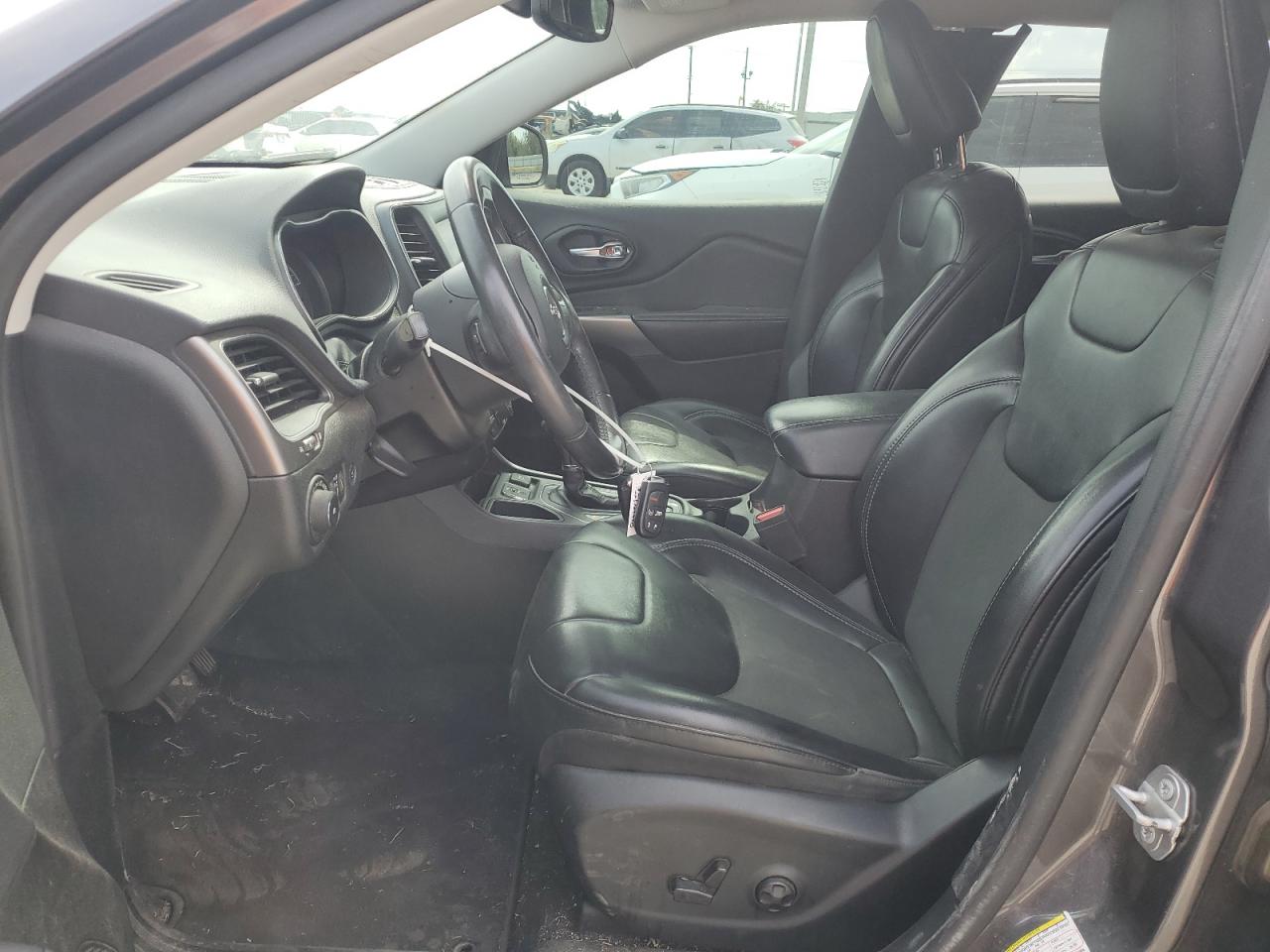 2019 Jeep Cherokee Latitude Plus VIN: 1C4PJLLN5KD341006 Lot: 82250855