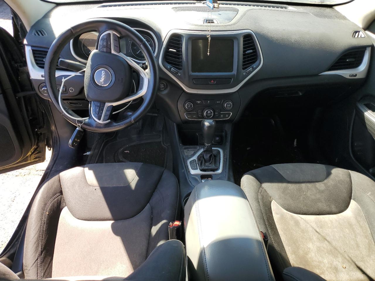 2014 Jeep Cherokee Latitude VIN: 1C4PJLCS9EW105179 Lot: 82290845