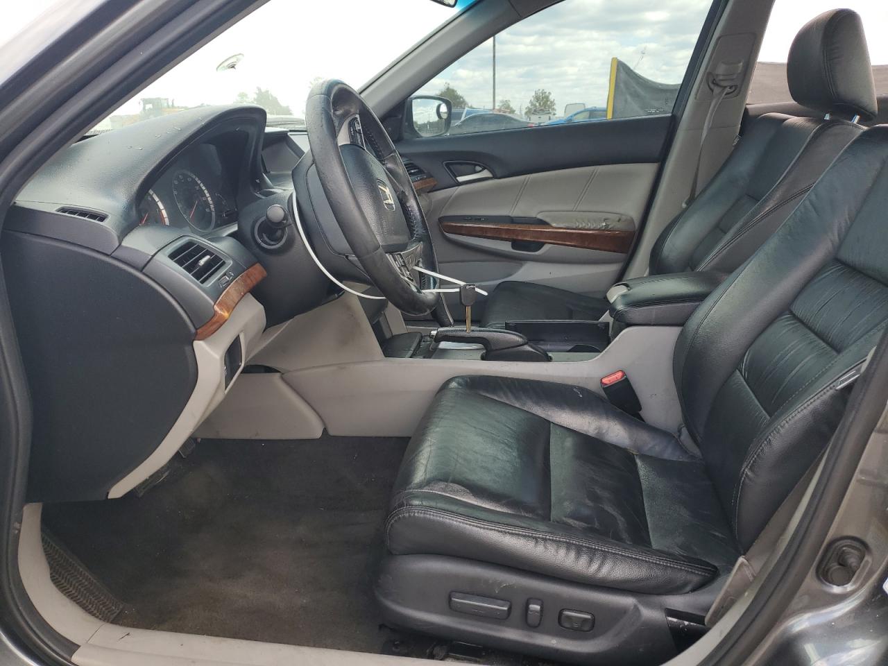 2011 Honda Accord Exl VIN: 1HGCP2F84BA071038 Lot: 82350915