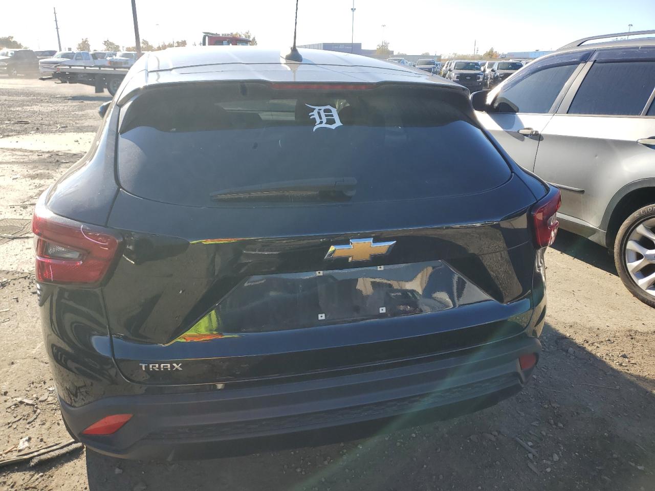 2024 Chevrolet Trax Ls VIN: KL77LFE2XRC060749 Lot: 90414115