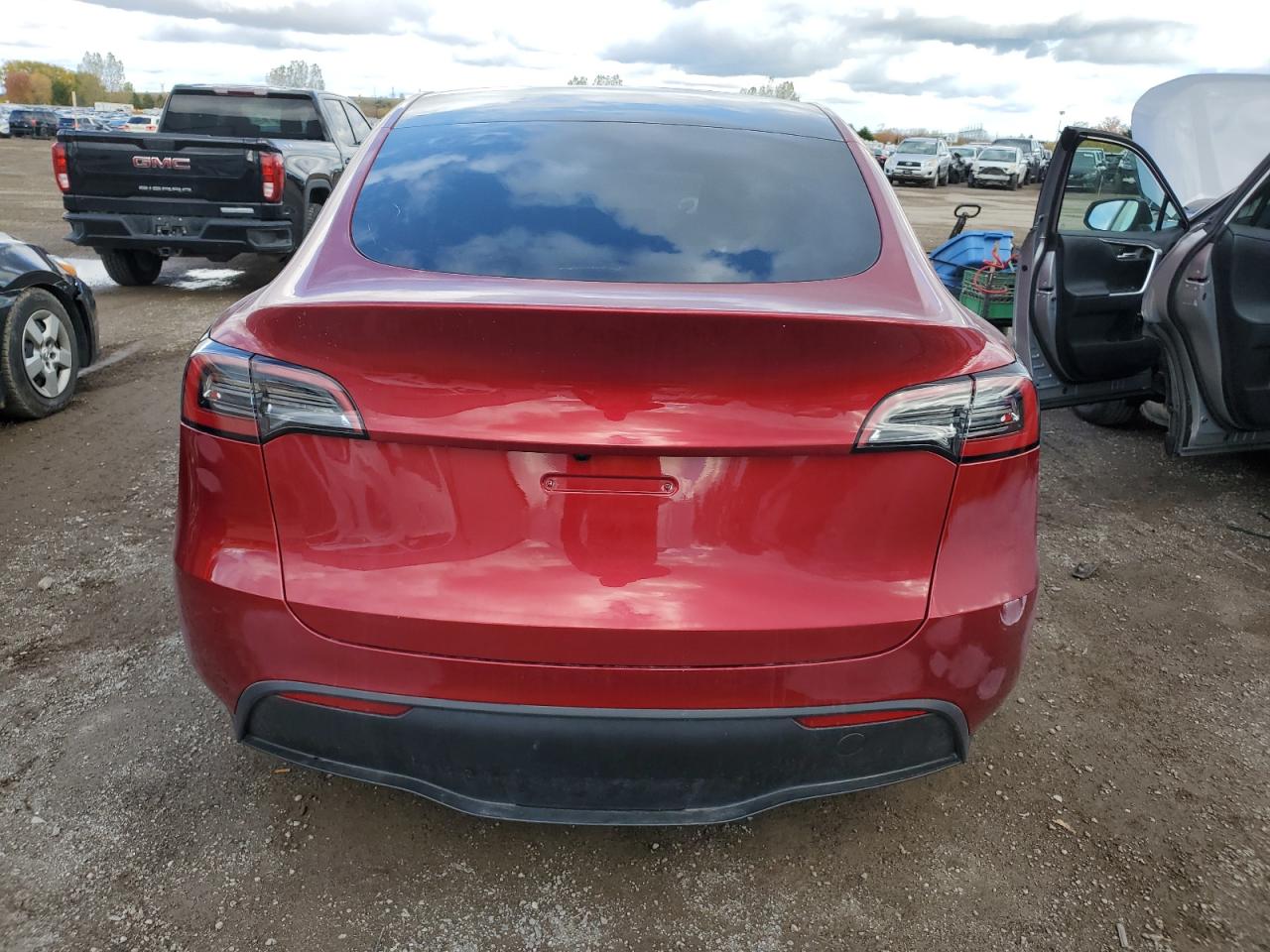 2024 Tesla Model Y VIN: LRWYGDFD9RC639180 Lot: 84914295