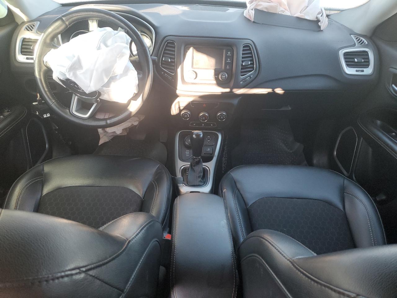 2018 Jeep Compass Latitude VIN: 3C4NJDBBXJT366349 Lot: 90808335