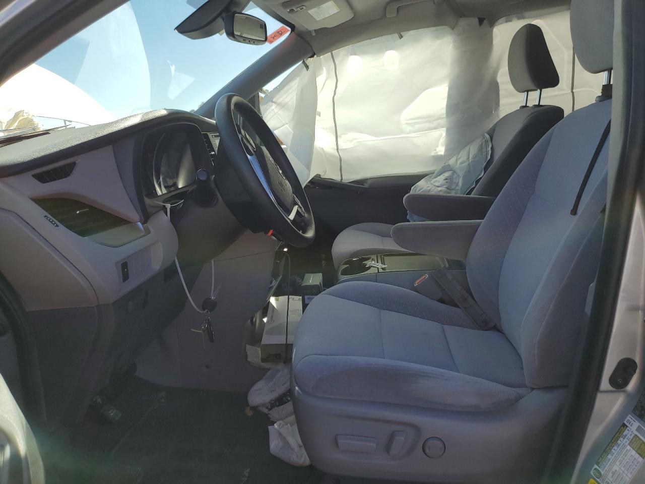 2020 Toyota Sienna Le VIN: 5TDKZ3DC3LS058352 Lot: 87072195