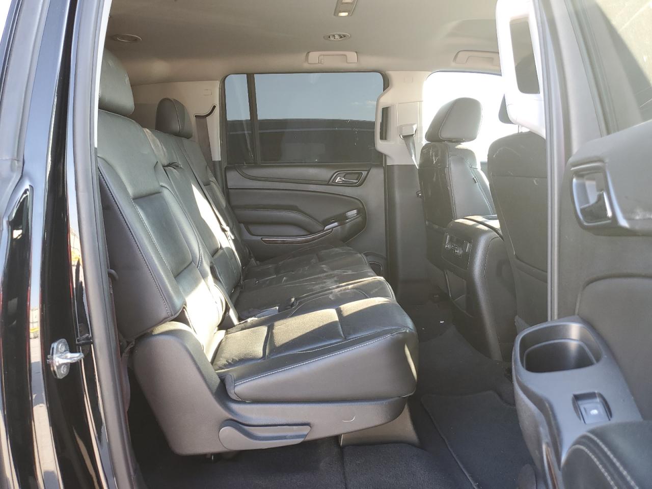 2019 Chevrolet Suburban C1500 Lt VIN: 1GNSCHKC1KR117386 Lot: 87294265