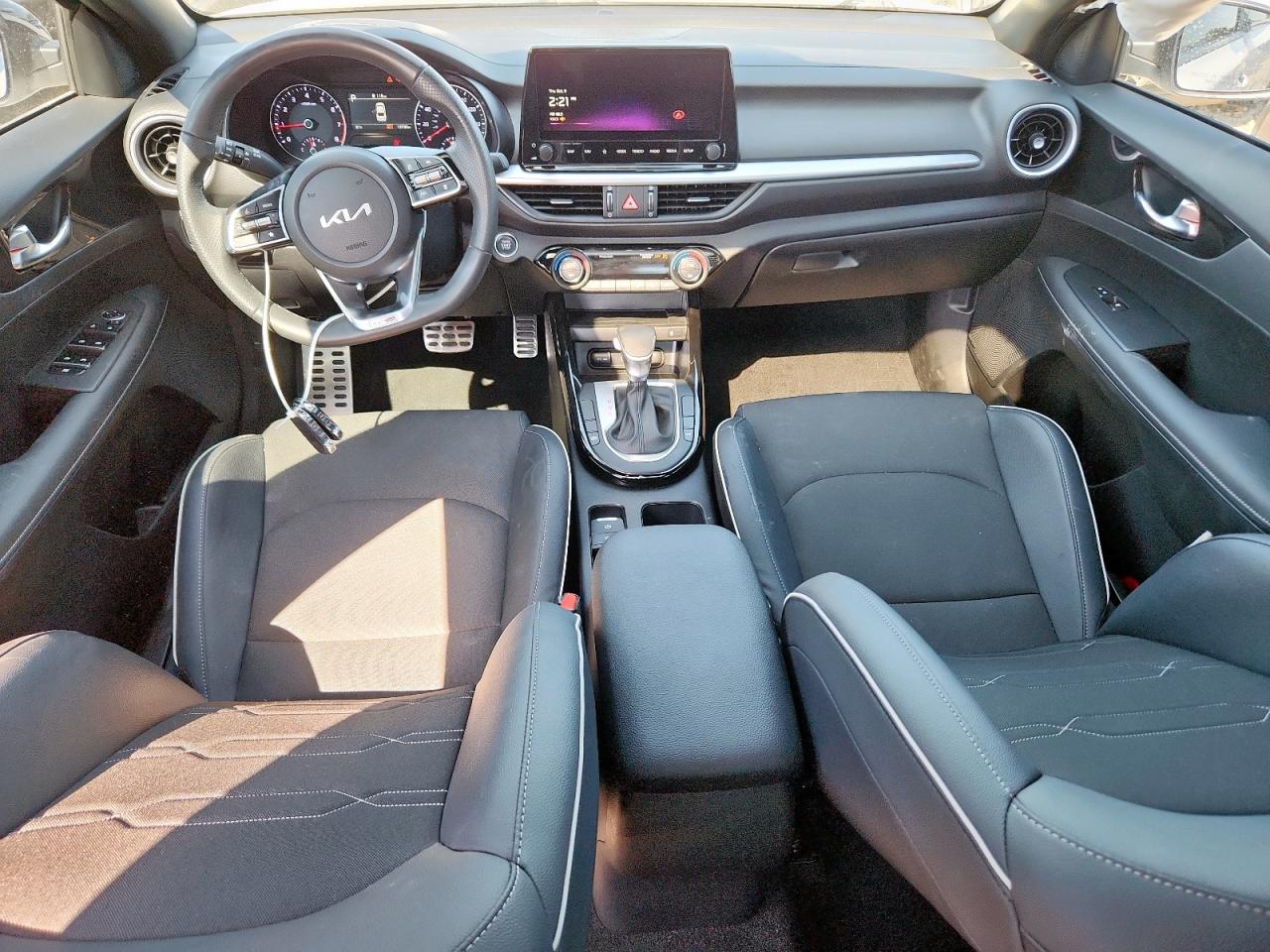 2024 Kia Forte Gt Line VIN: 3KPF54AD9RE698875 Lot: 84988645