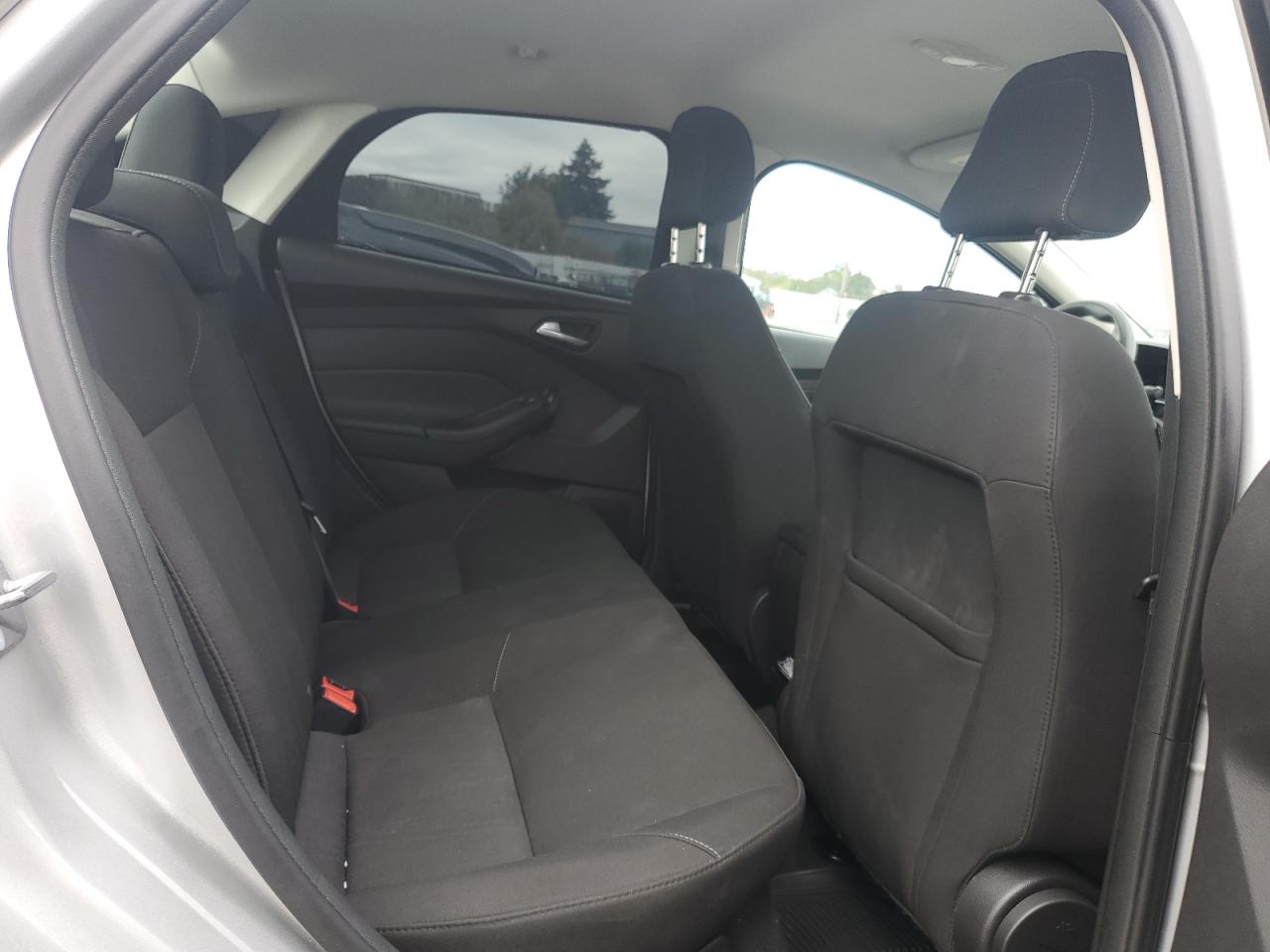 2018 Ford Focus Se VIN: 1FADP3FE4JL304455 Lot: 84470675