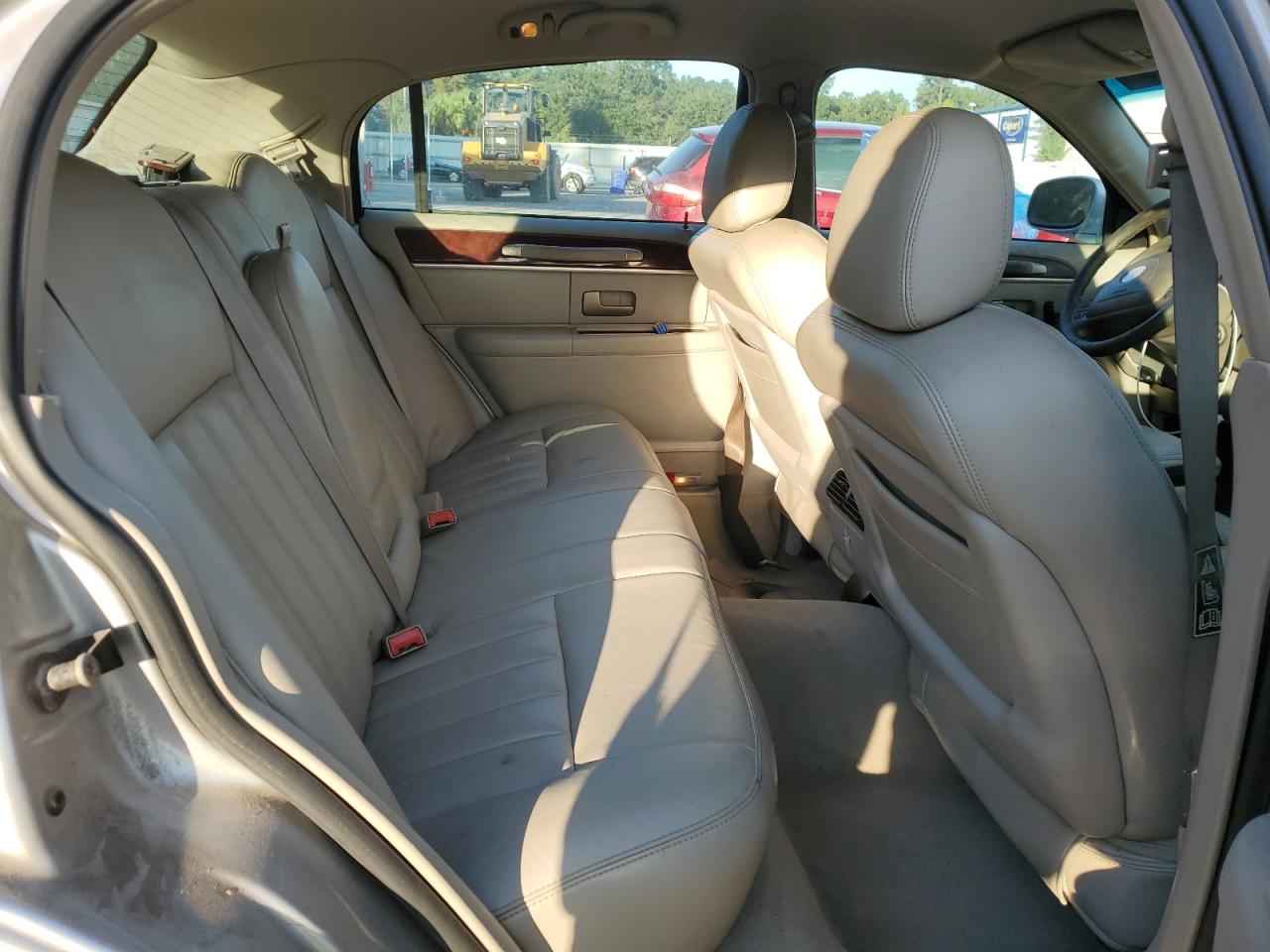 2003 Lincoln Town Car Executive VIN: 1LNHM81W93Y667014 Lot: 84549395