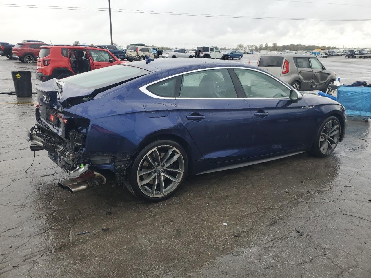 Фото: WAUC4CF53JA023786