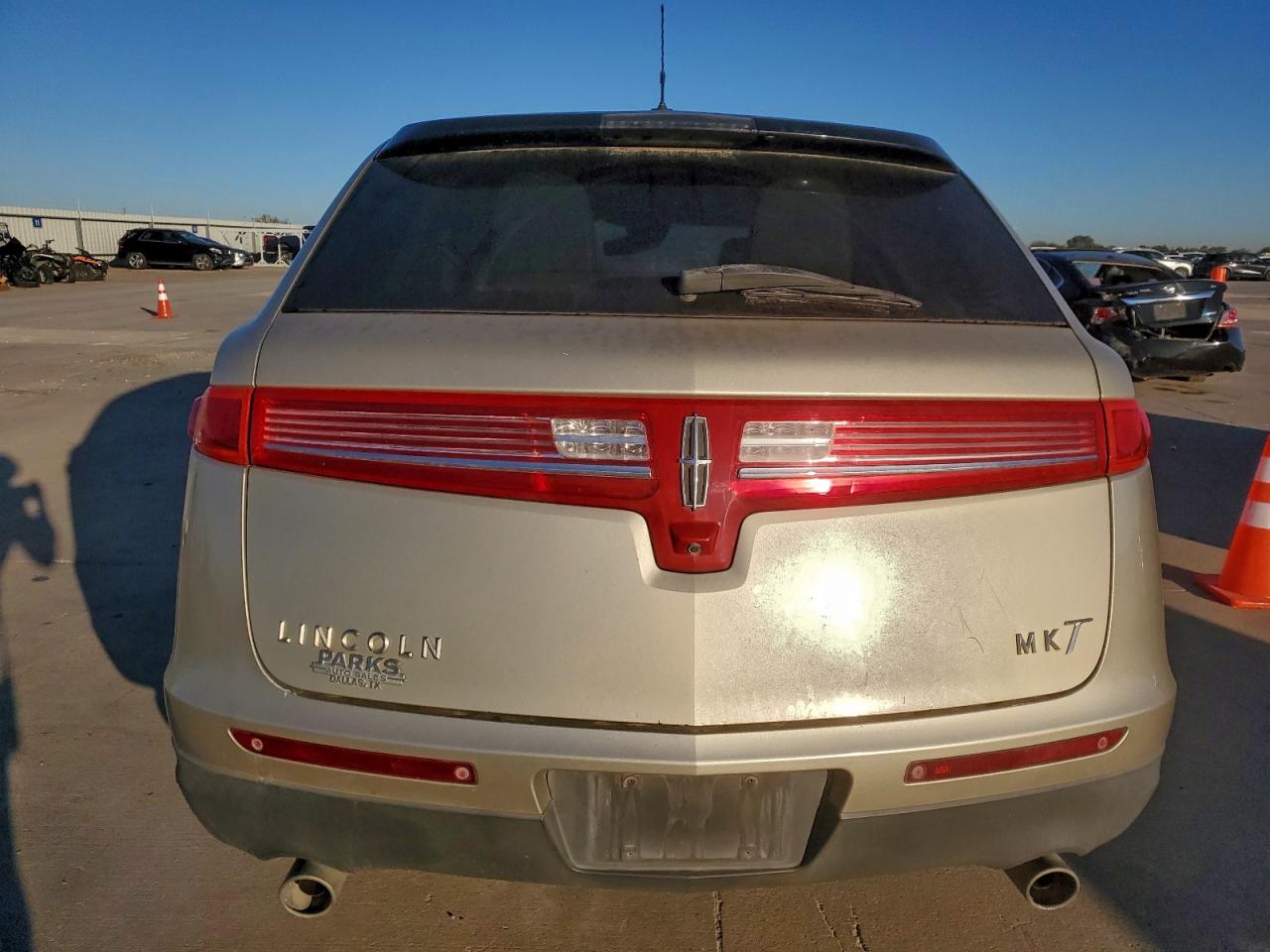 2010 Lincoln Mkt VIN: 2LMHJ5FR0ABJ06094 Lot: 90460085