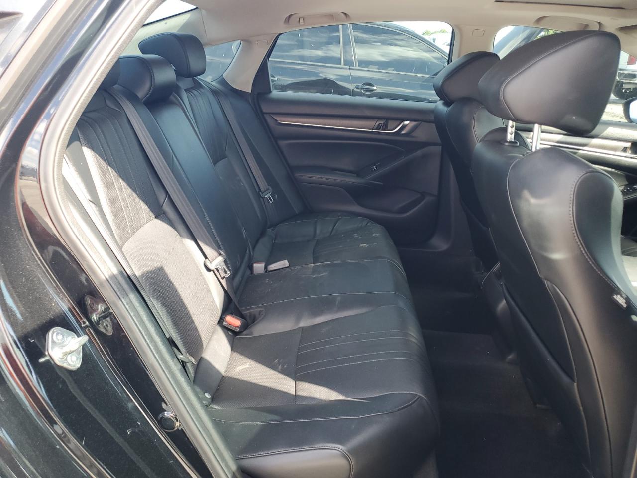 2018 Honda Accord Exl VIN: 1HGCV1F60JA016972 Lot: 81918565