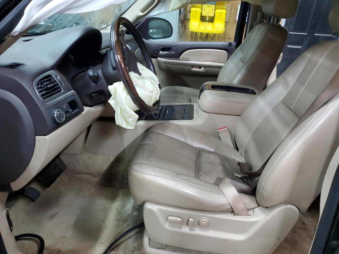 2007 GMC Yukon Xl Denali VIN: 1GKFK66897J304733 Lot: 82414575