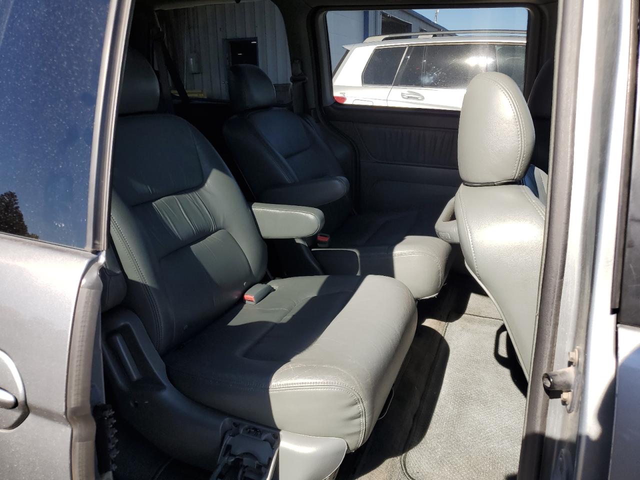 2002 Honda Odyssey Exl VIN: 5FNRL18972B006051 Lot: 87116615