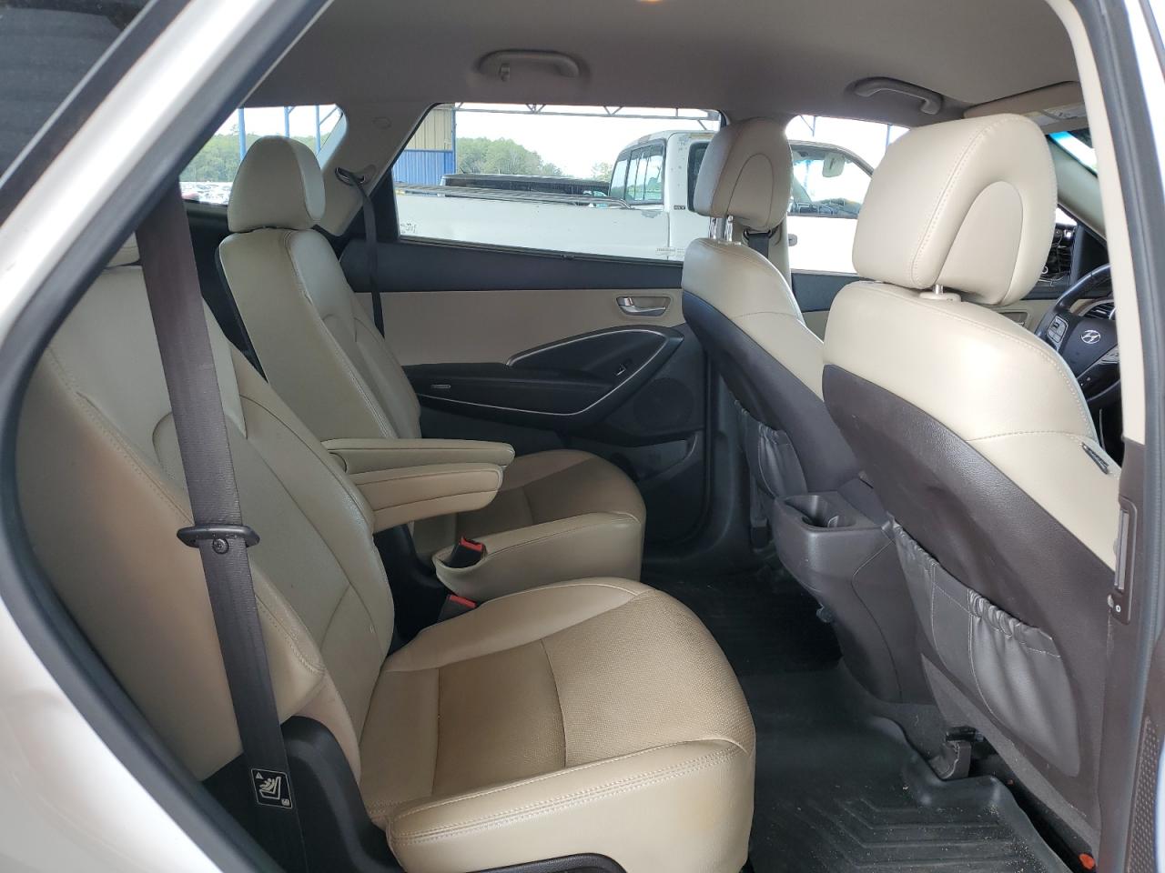 2017 Hyundai Santa Fe Se VIN: KM8SN4HF2HU230066 Lot: 85119065