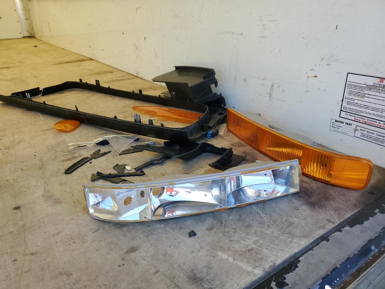 2022 GMC Savana Cut - Box Truck VIN: 7GZ37TC75NN007557 Lot: 85123765