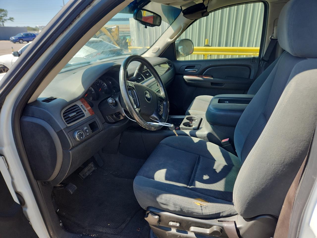 2009 Chevrolet Suburban C1500 Lt VIN: 1GNFC26049R228636 Lot: 84730885