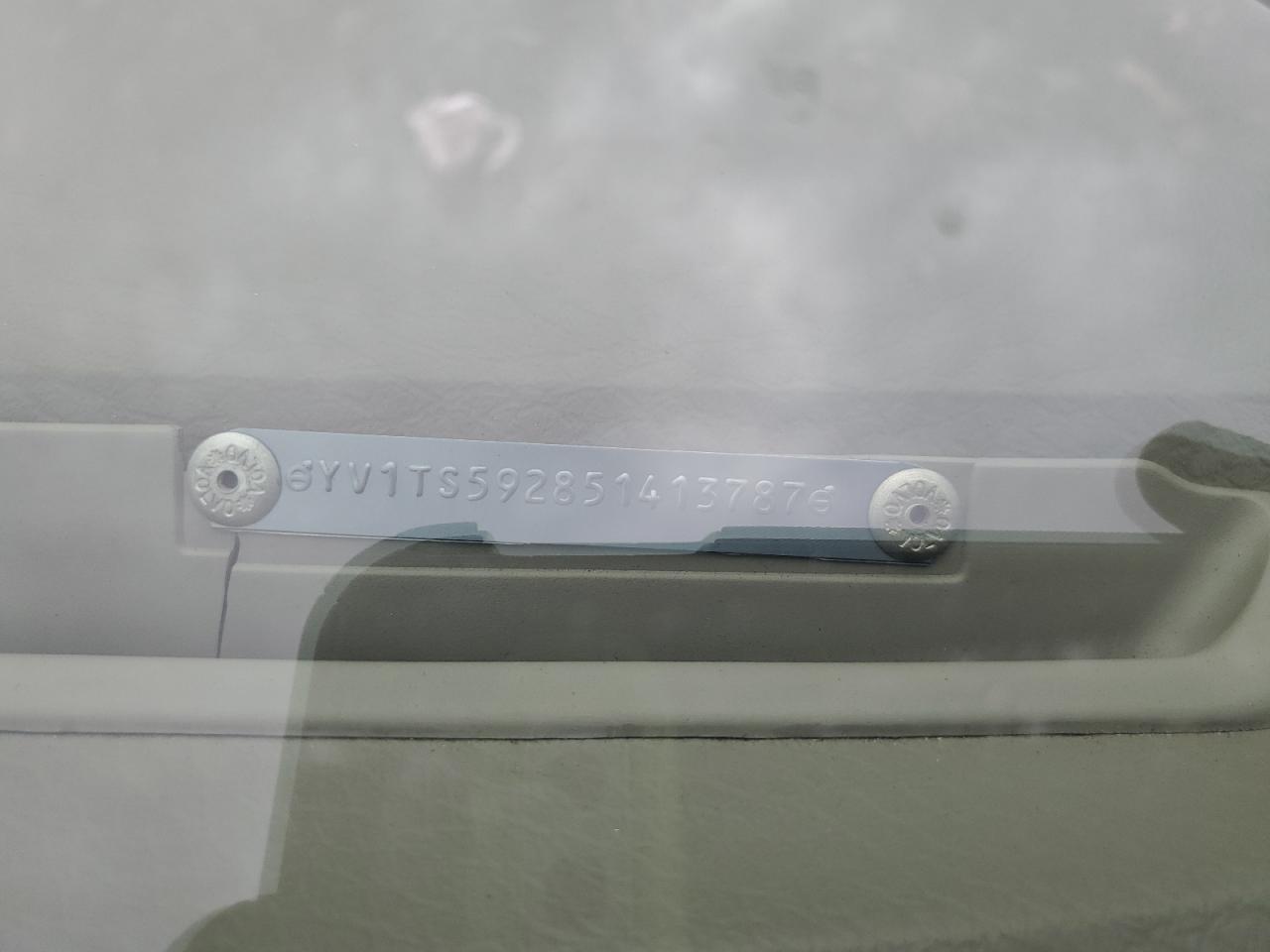 2005 Volvo S80 2.5T VIN: YV1TS592851413787 Lot: 85546175