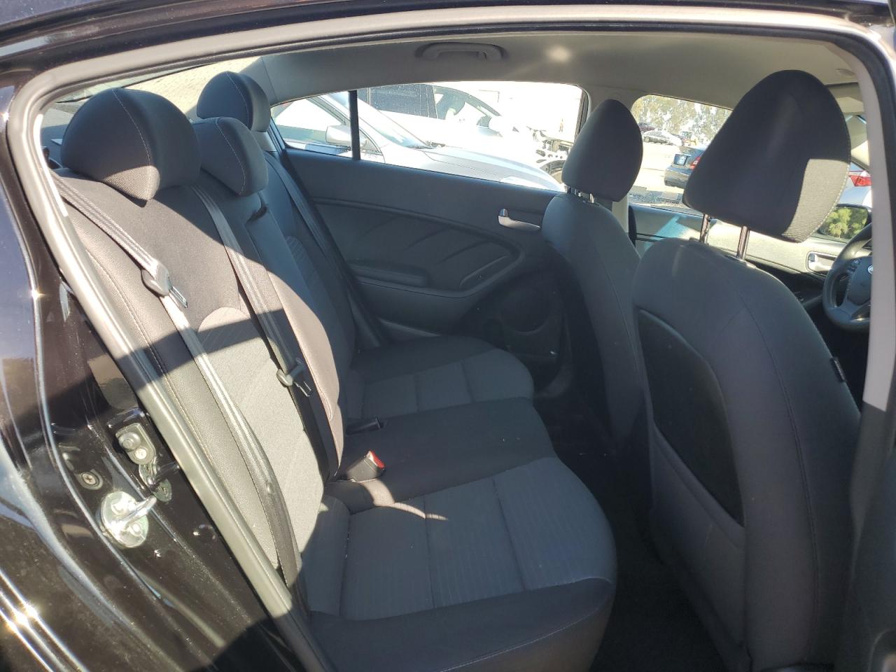 2018 Kia Forte Lx VIN: 3KPFL4A7XJE249046 Lot: 82673485