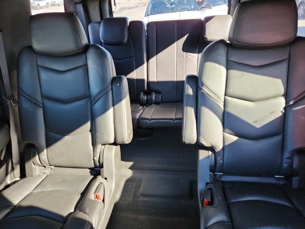 2019 Cadillac Escalade Platinum VIN: 1GYS4DKJ8KR327524 Lot: 87097705