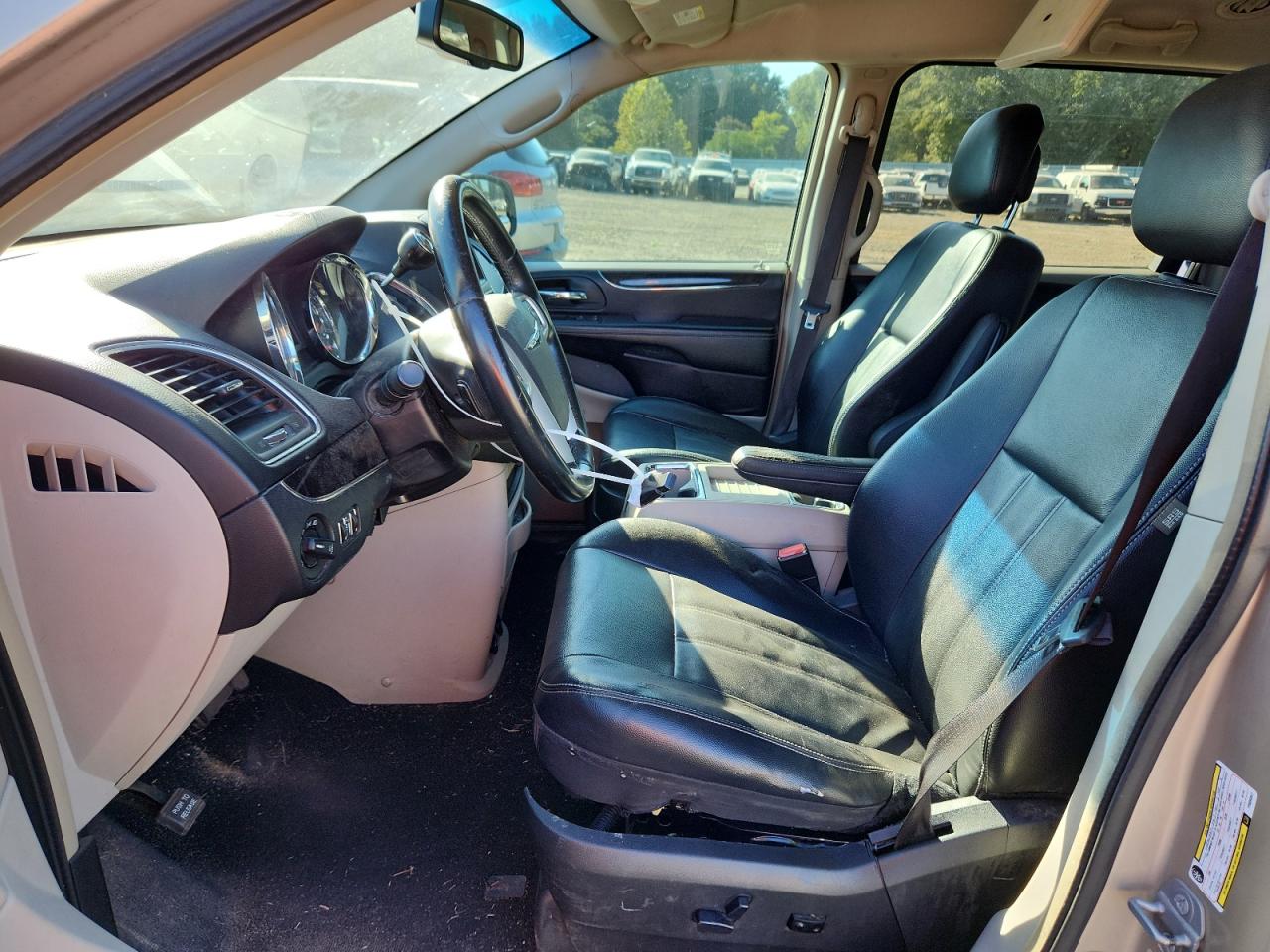 2015 Chrysler Town & Country Touring VIN: 2C4RC1BG1FR560347 Lot: 85878675