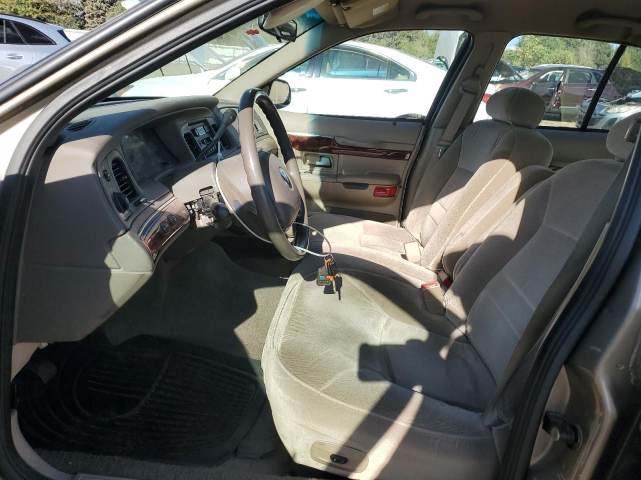 2002 Mercury Grand Marquis Gs VIN: 2MEFM74W72X628727 Lot: 85876915