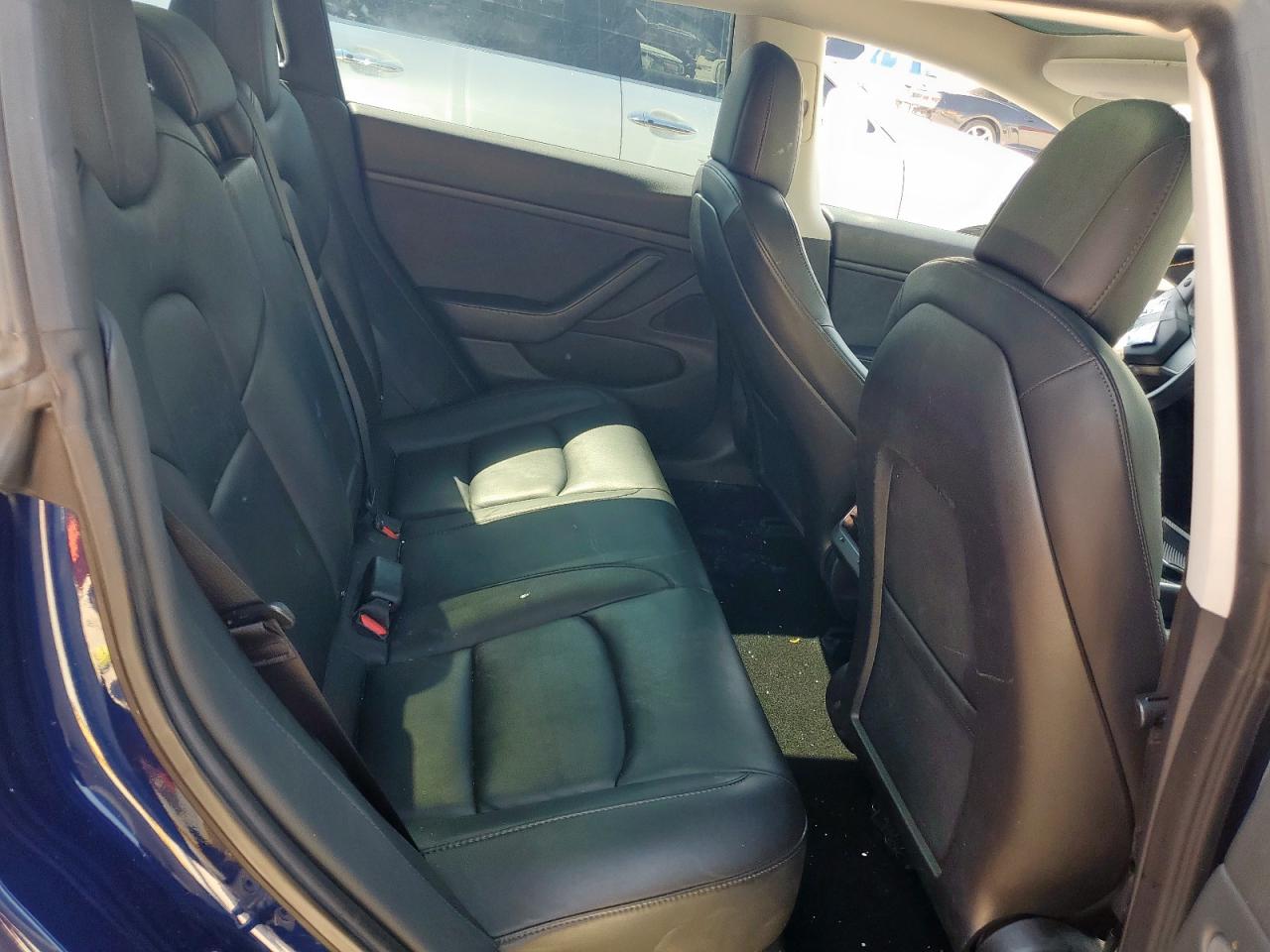 2018 Tesla Model 3 VIN: 5YJ3E1EA4JF118318 Lot: 85098695