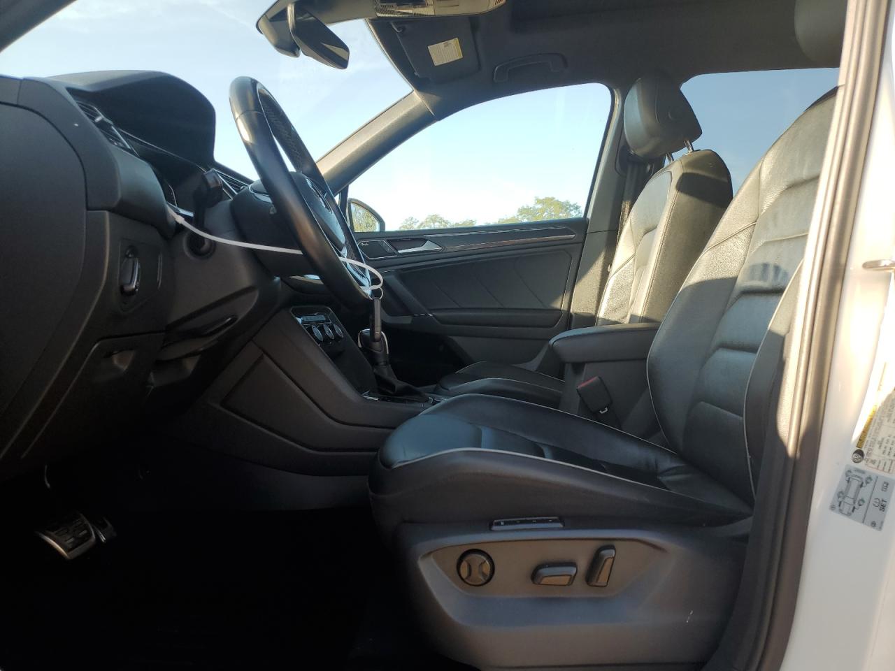 2020 Volkswagen Tiguan Sel Premium R-Line VIN: 3VV4B7AX1LM120814 Lot: 84731975