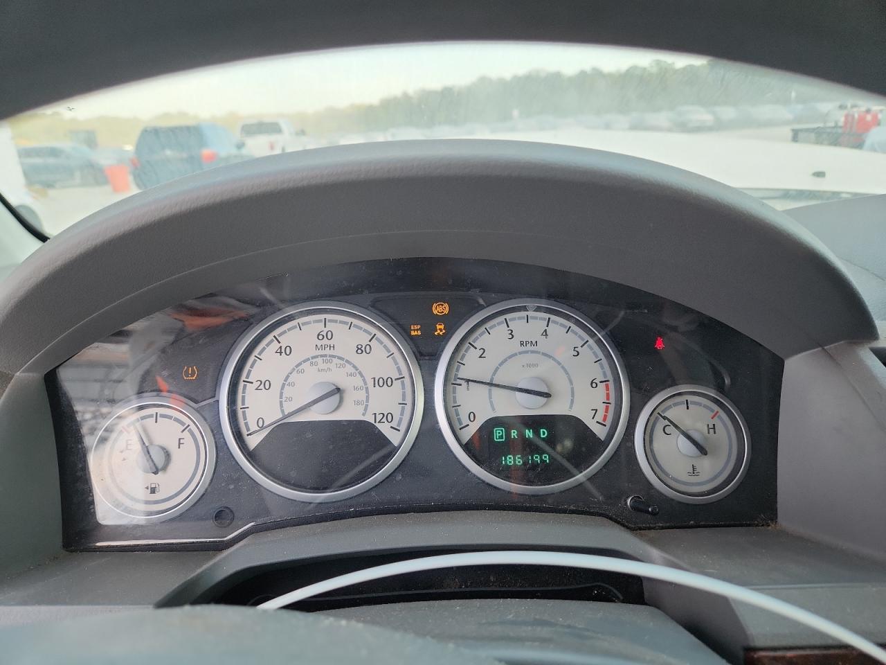 2010 Chrysler Town & Country Lx VIN: 2A4RR4DE3AR151801 Lot: 87070305