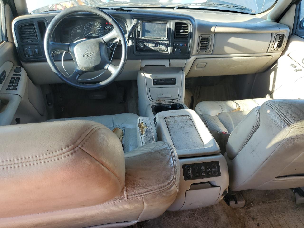 2002 Chevrolet Suburban C1500 VIN: 3GNEC16T62G263331 Lot: 81852855