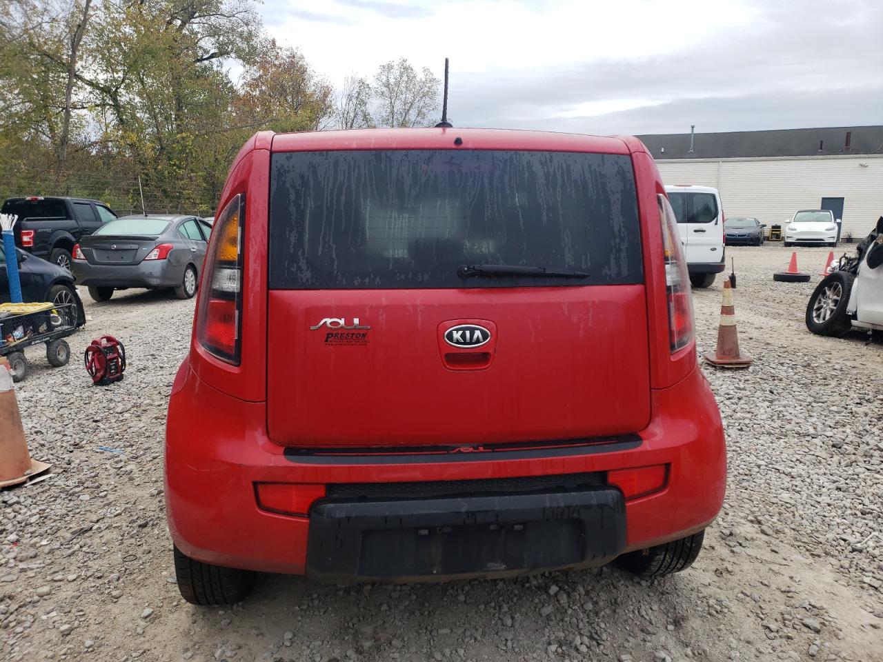 2011 Kia Soul + VIN: KNDJT2A24B7316762 Lot: 86830365