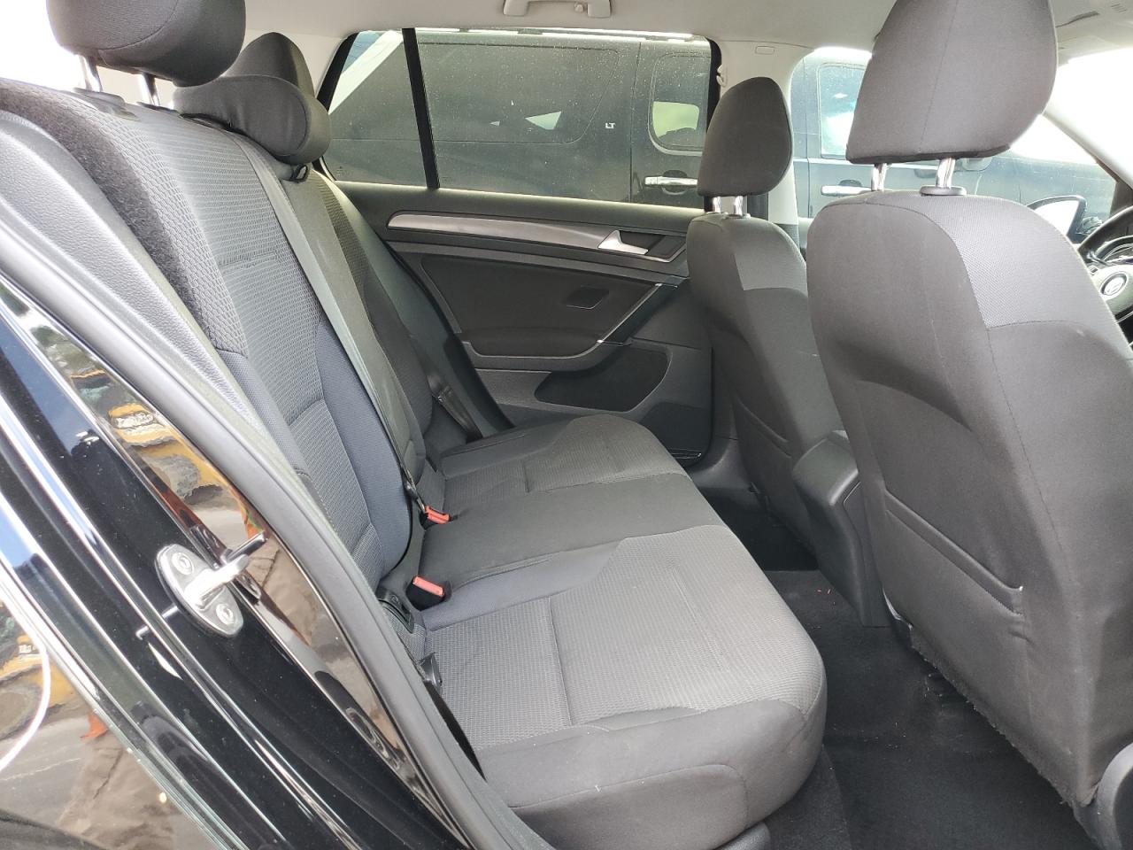 2018 Volkswagen Golf S VIN: 3VWG17AU1JM284286 Lot: 84986585