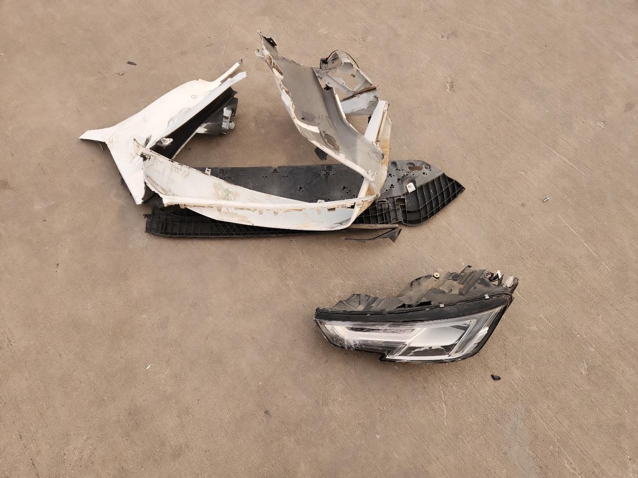 2017 Audi A4 Premium Plus VIN: WAUENAF43HN003493 Lot: 89635015