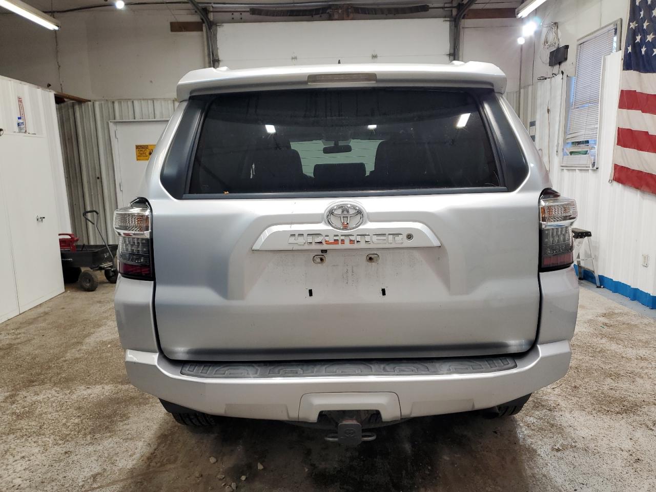 2015 Toyota 4Runner Sr5/Sr5 Premium VIN: JTEBU5JR6F5235842 Lot: 85553415