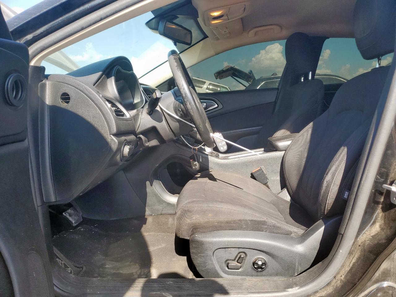 2016 Chrysler 200 Limited VIN: 1C3CCCAB7GN165115 Lot: 85730675