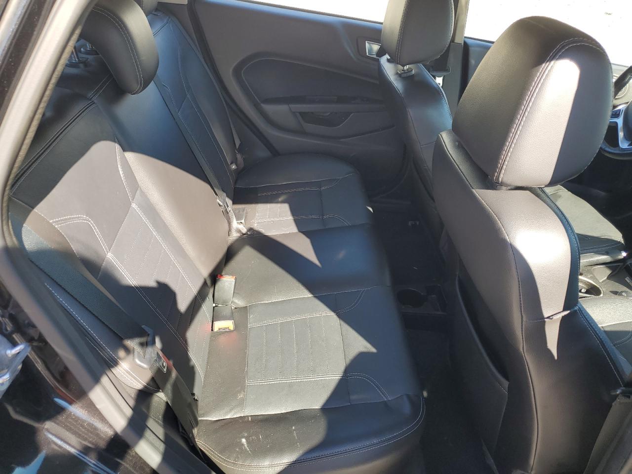 2015 Ford Fiesta Titanium VIN: 3FADP4FJ6FM175692 Lot: 81976175