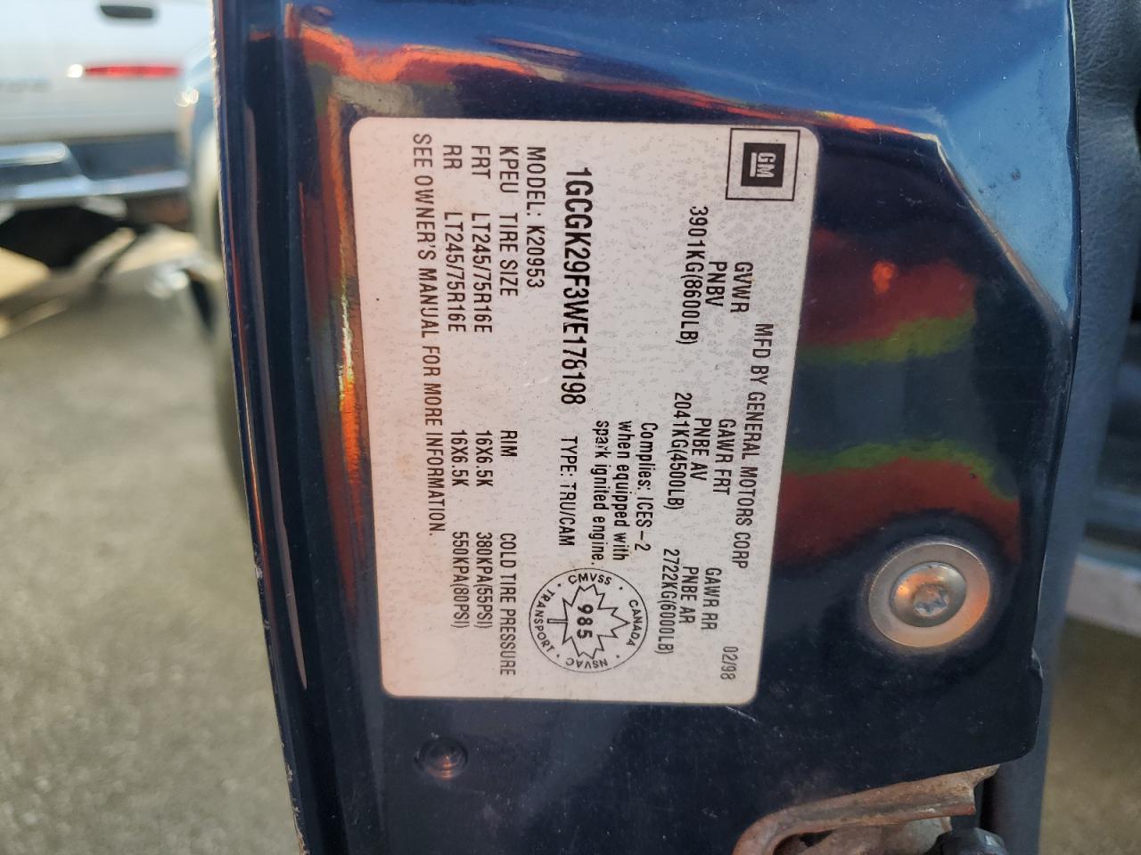 1998 Chevrolet Gmt-400 K2500 VIN: 1GCGK29F3WE178198 Lot: 81906025