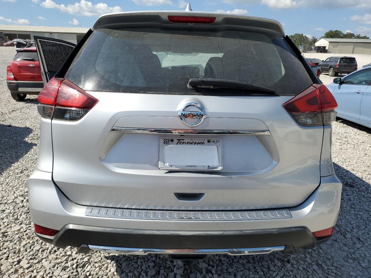 2017 Nissan Rogue S VIN: KNMAT2MV3HP523321 Lot: 84923085