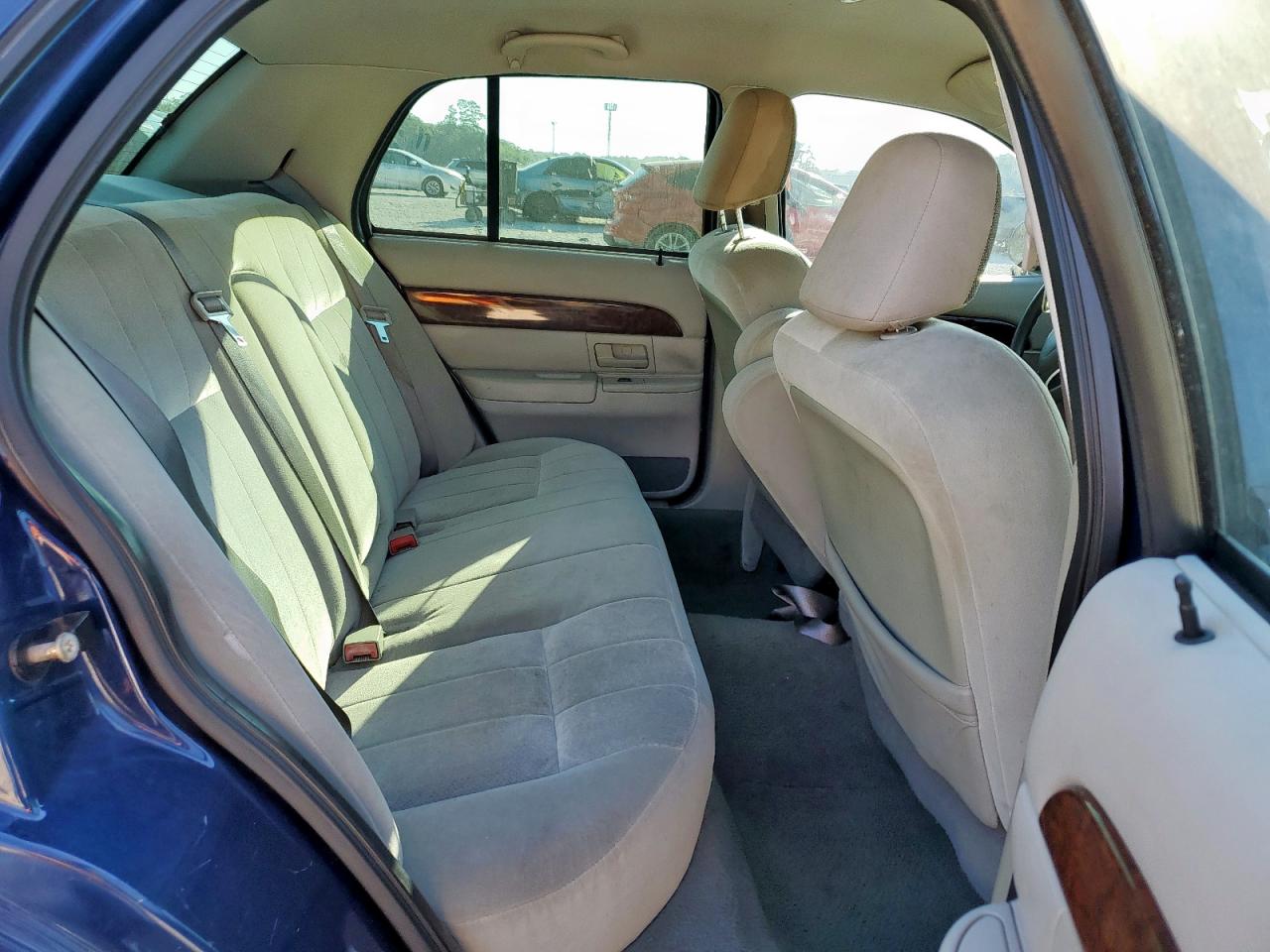 2004 Mercury Grand Marquis Gs VIN: 2MEFM74W24X666899 Lot: 86067405