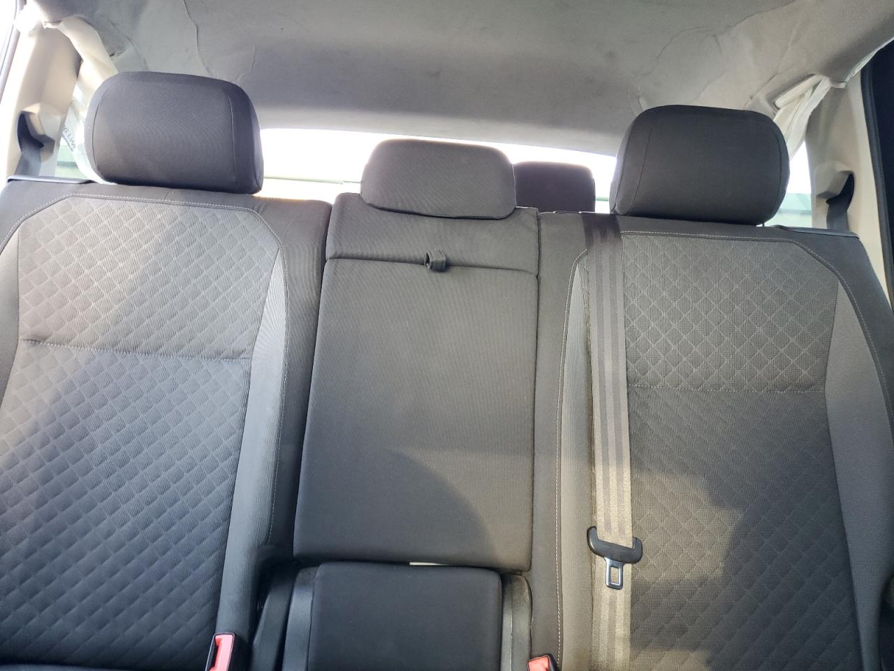 2018 Volkswagen Tiguan S VIN: 3VV1B7AX1JM023046 Lot: 85825125