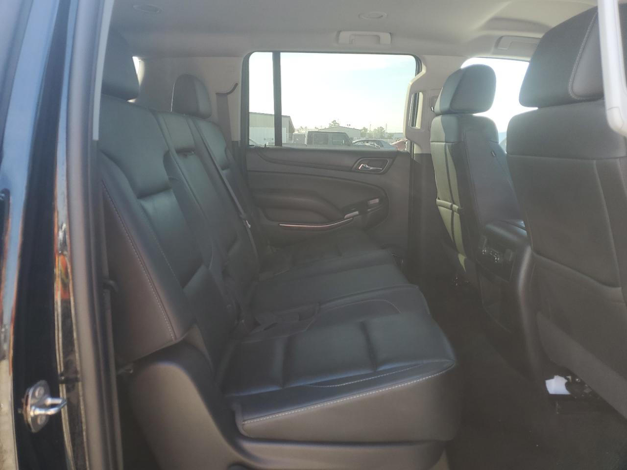 2018 Chevrolet Suburban C1500 Lt VIN: 1GNSCHKC2JR349932 Lot: 82451525