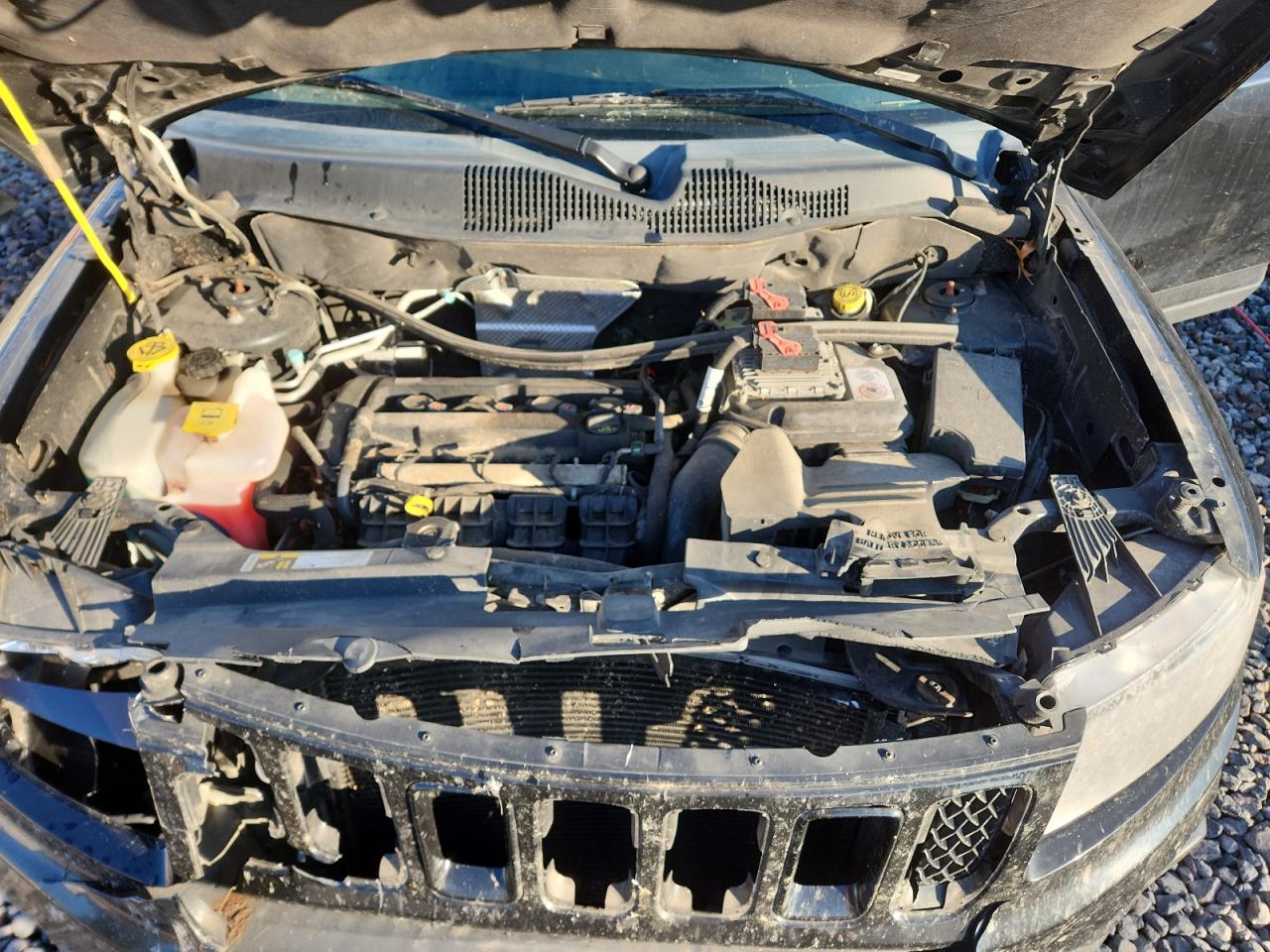 2014 Jeep Compass Sport VIN: 1C4NJCBA4ED886852 Lot: 90401565