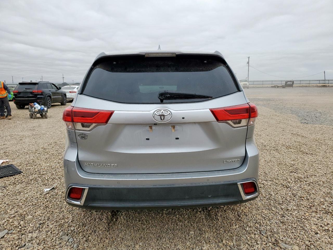 2017 Toyota Highlander Limited VIN: 5TDYZRFH4HS189125 Lot: 82445495