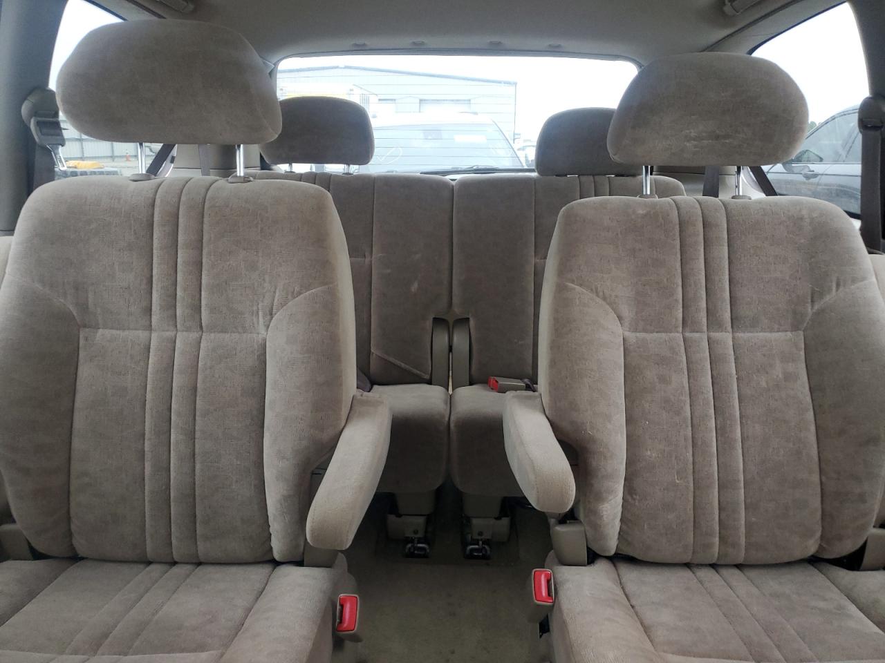 2002 Toyota Sienna Le VIN: 4T3ZF13C82U460586 Lot: 82331825